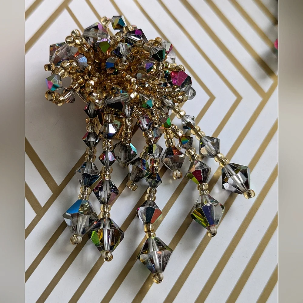 Vintage, Glam, Waterfall, faceted, sparkling Chandelier Drop Clip on Earrings - Picture 4 of 13